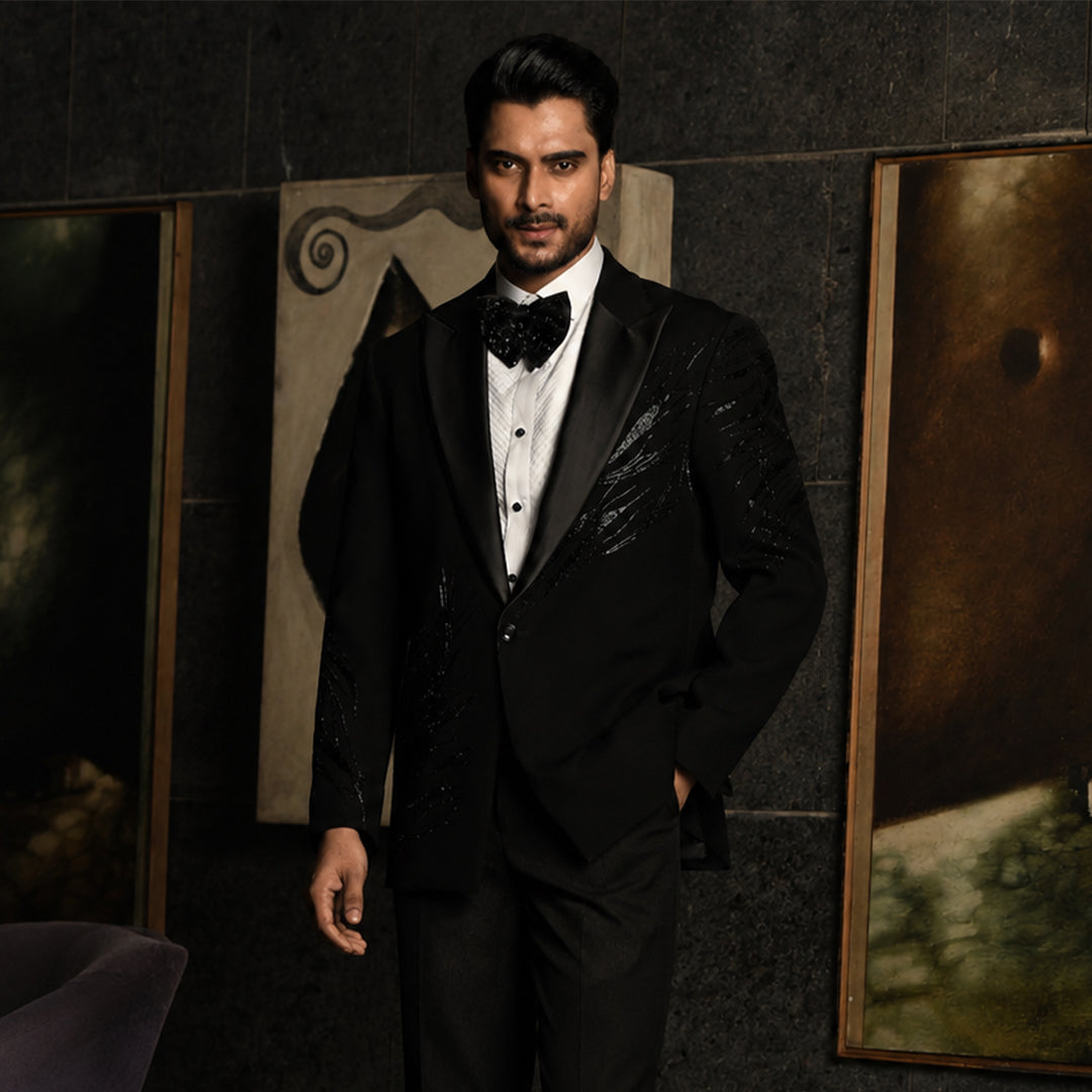 Black Embroidery Tuxedo With Peak Lapel