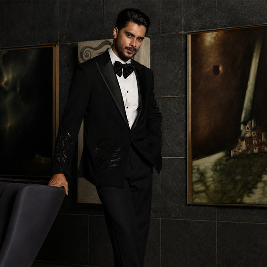 Black Embroidery Tuxedo With Peak Lapel